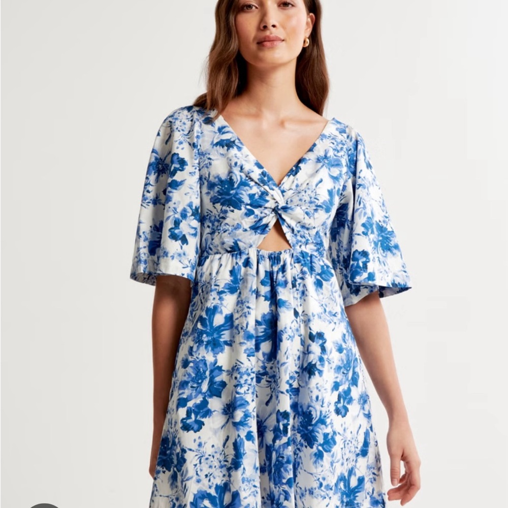 Abercrombie & Fitch Blue and White Tie Front Puff Sleeve Mini Dress